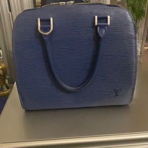 AUTHENTIC Louis Vuitton Pont Neuf.